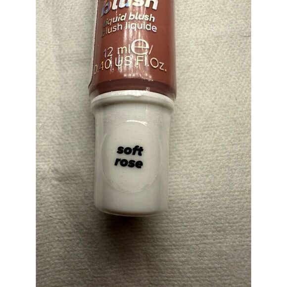 Lottie London sweet blush Lightweight Liquid Blush Color: soft rose Fill: 12ml - Picture 3 of 5